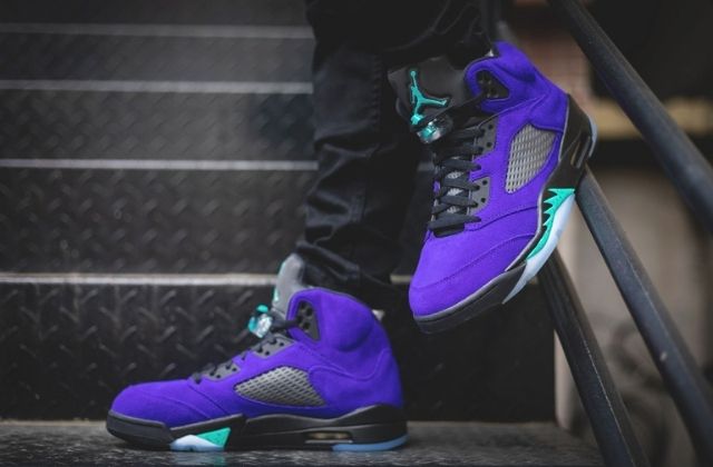 AIR JORDAN 5 RETRO ALTERNATE GRAPE DIONYSOS